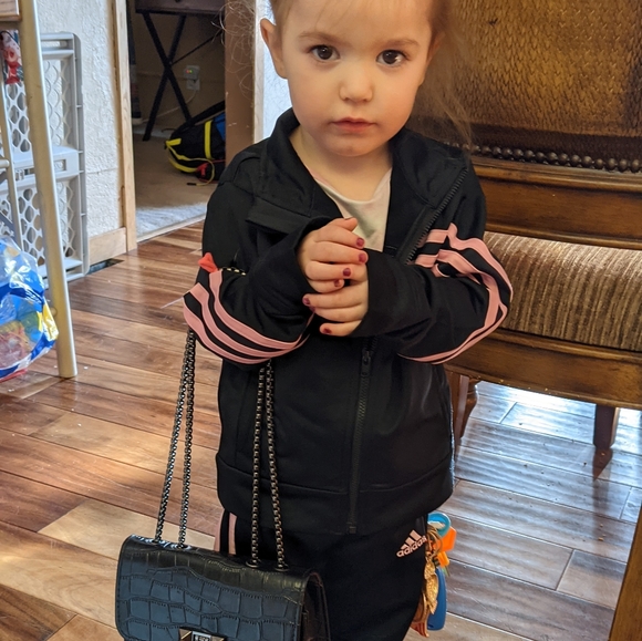 Meet your Posher, Crystal - Picture 11 of 15